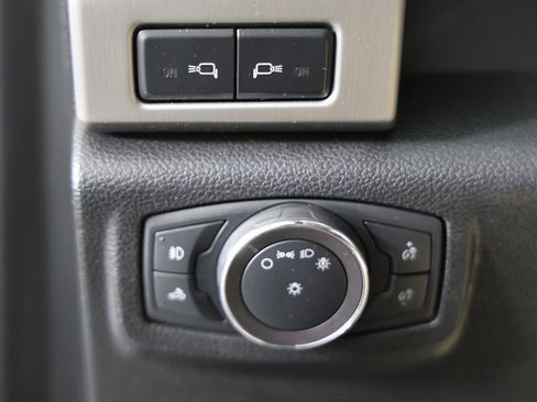 Used 2019 Ford F150 Platinum w/ Equipment Group 701A Luxury image 28