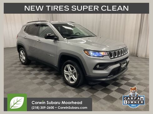 Used 2023 Jeep Compass Latitude w/ Convenience Group AWD/4WD image 1