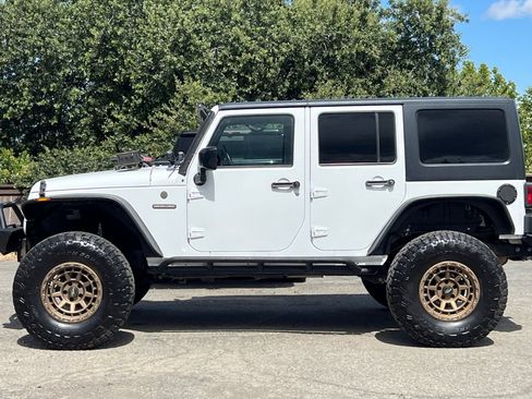 Used 2017 Jeep Wrangler Unlimited Sport AWD/4WD image 7