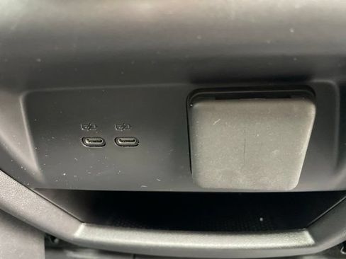 Used 2026 Chevrolet Traverse High Country w/ LPO, Floor Liner Package AWD/4WD image 43