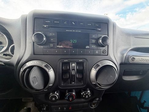 Used 2017 Jeep Wrangler Unlimited Sport w/ Quick Order Package 24S AWD/4WD image 31