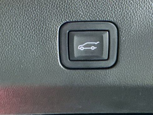 Used 2023 Cadillac Escalade Sport Platinum w/ LPO, ONYX Package image 34