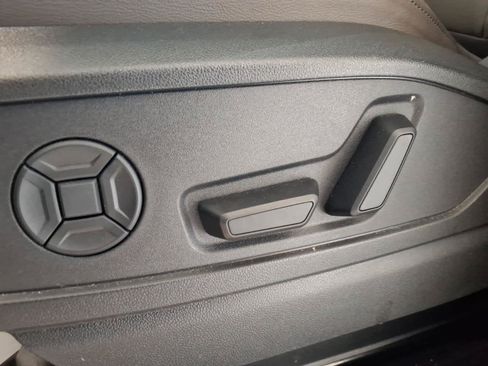 Certified 2025 Audi Q5 Premium w/ Convenience Package AWD/4WD image 17