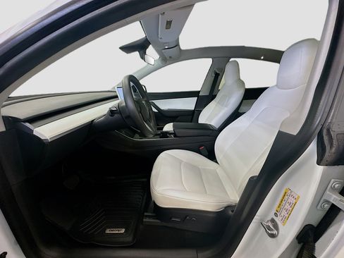 Used 2021 Tesla Model Y Long Range image 13