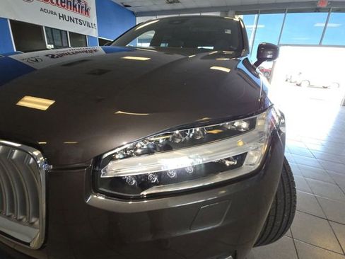 Used 2023 Volvo XC90 B6 Ultimate w/ Protection Package Premier image 29