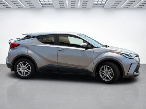 Used 2020 Toyota C-HR LE FWD image 4