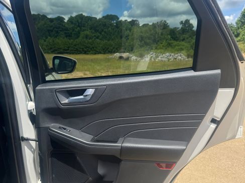 Used 2024 Ford Escape Platinum image 24