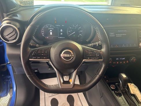 Used 2022 Nissan Kicks SR FWD image 3