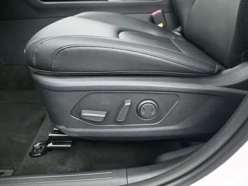 Used 2025 Kia Sportage EX image 10