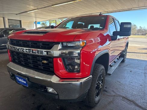 Used 2021 Chevrolet Silverado 2500 LT w/ Convenience Package image 4