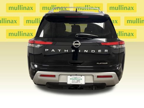 Used 2022 Nissan Pathfinder Platinum w/ Cargo Package image 15