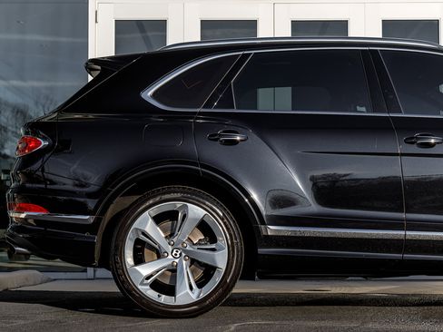 Used 2022 Bentley Bentayga image 10