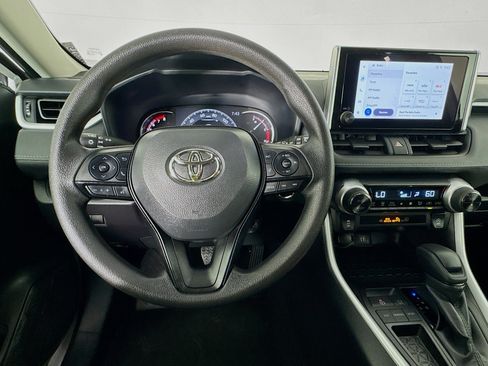 Used 2025 Toyota RAV4 XLE FWD image 10