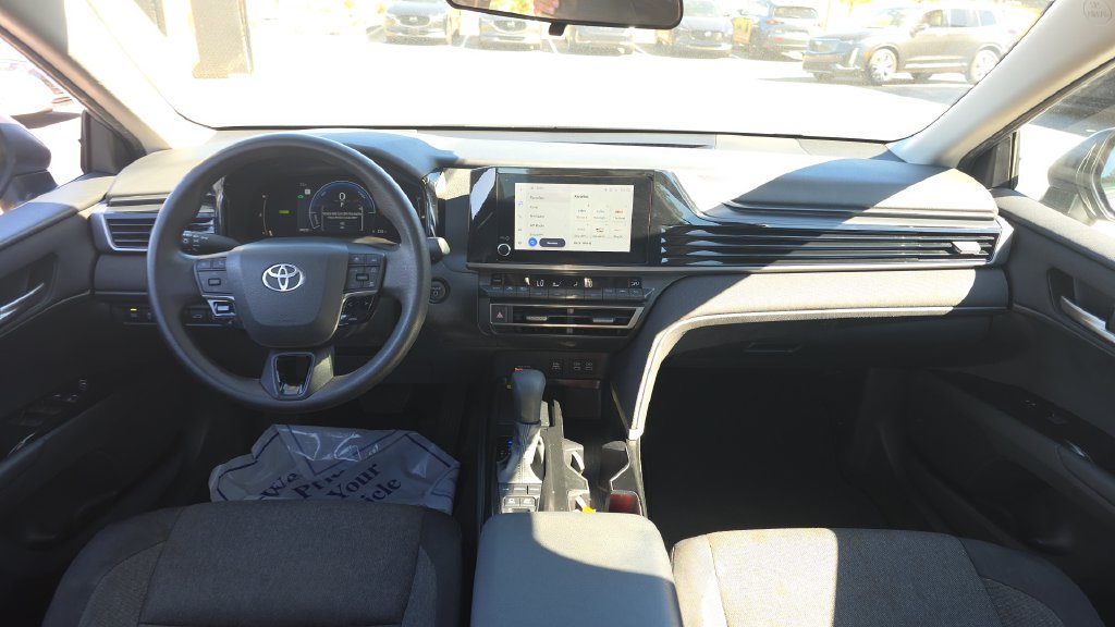 Used 2025 Toyota Camry LE FWD image 23