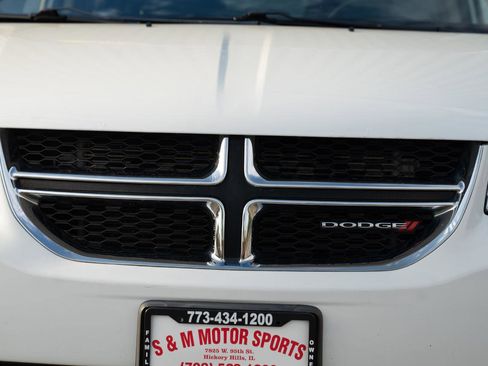 Used 2019 Dodge Grand Caravan SXT FWD image 4