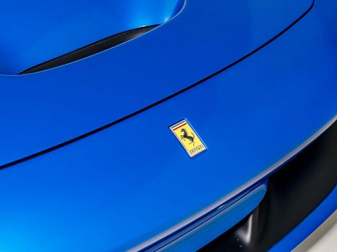 Certified 2022 Ferrari F8 Tributo RWD image 34