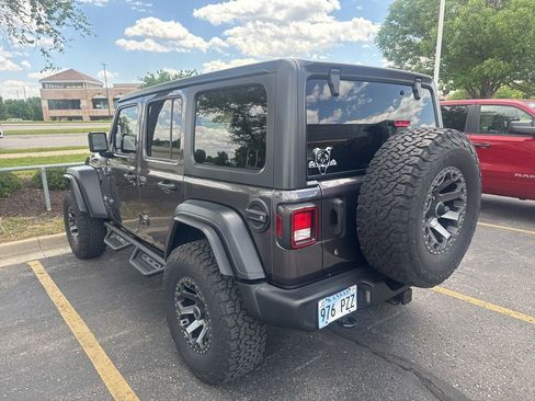 Used 2018 Jeep Wrangler Unlimited Sport S AWD/4WD image 4