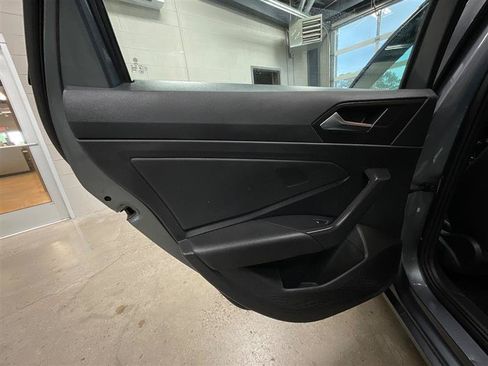 Used 2019 Volkswagen Jetta SEL Premium FWD image 21