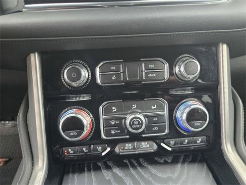 Used 2023 GMC Yukon Denali image 18