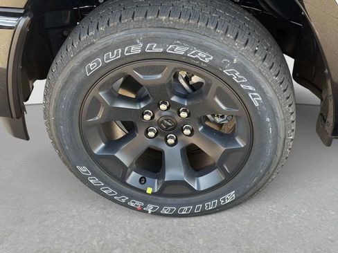 New 2026 RAM 1500 4x4 Crew Cab image 10