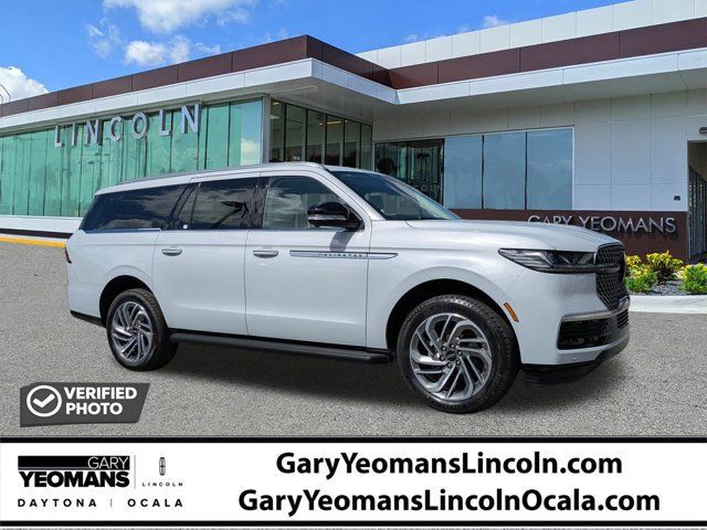 New 2026 Lincoln Navigator L Premier AWD/4WD image 1