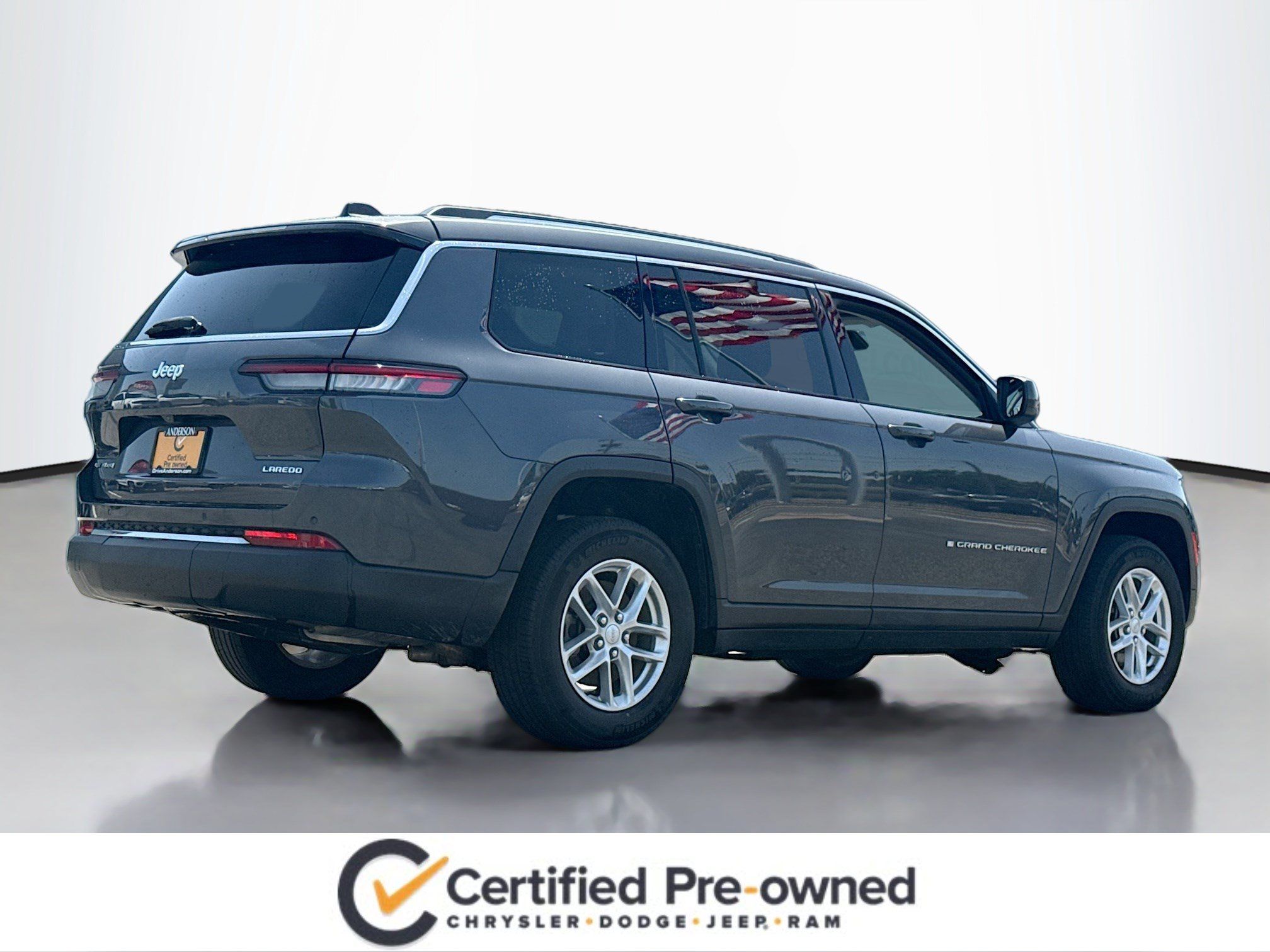 Used 2023 Jeep Grand Cherokee L Laredo w/ Luxury Tech Group I AWD/4WD image 2
