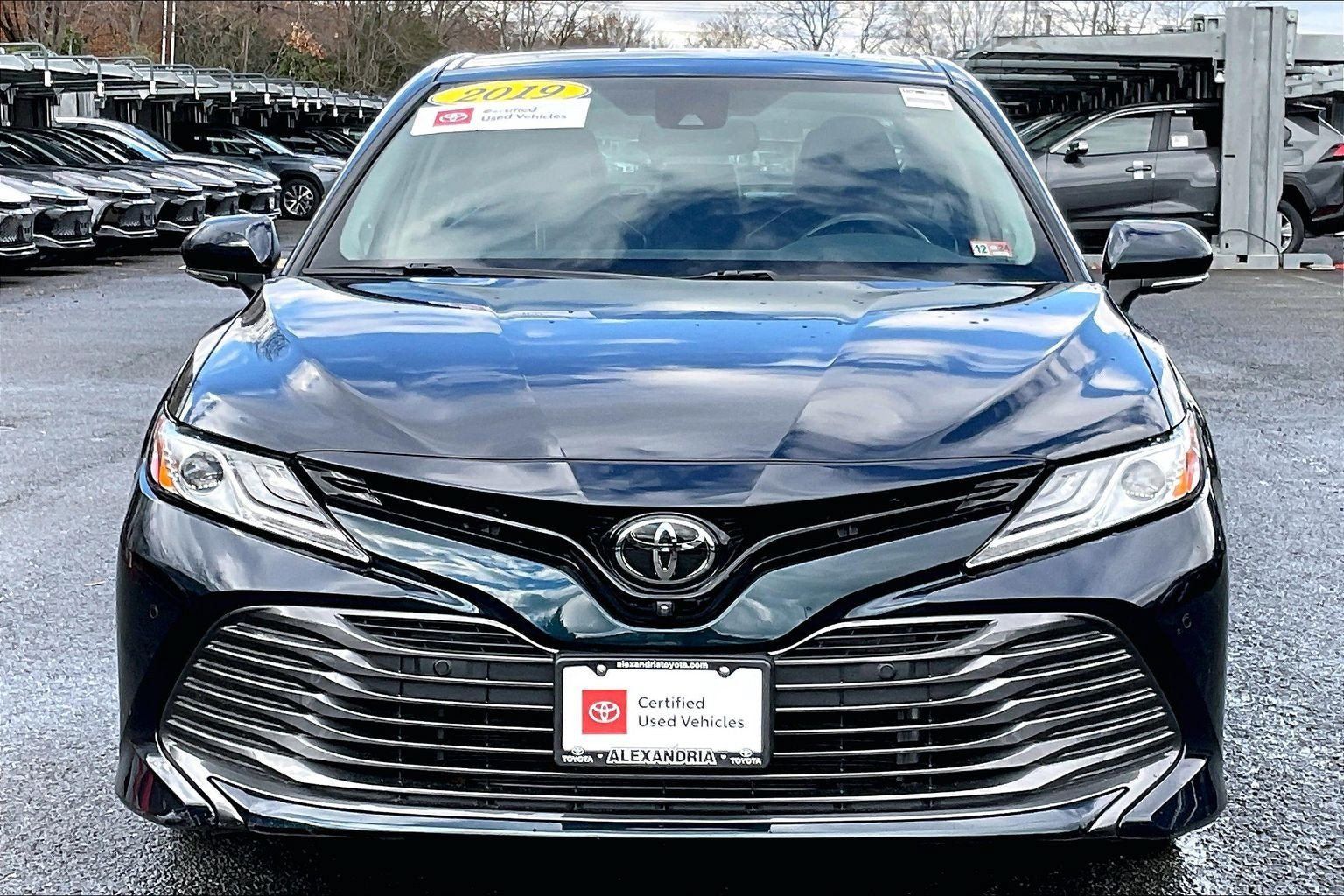 Used 2019 Toyota Camry XLE w/ Driver Assist Package FWD image 3
