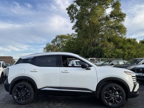 New 2026 Nissan Kicks SR w/ SR Premium Package AWD/4WD image 4