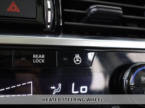 Used 2023 Nissan Pathfinder SL w/ SL Premium Package AWD/4WD image 8