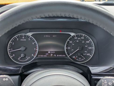 Used 2025 Nissan Pathfinder SV AWD/4WD image 19