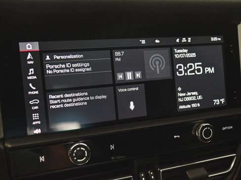 Used 2023 Porsche Macan image 21