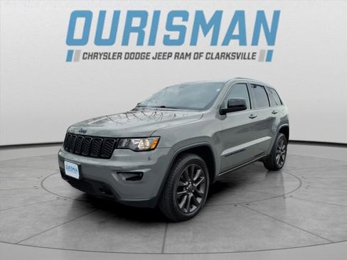 Used 2019 Jeep Grand Cherokee Laredo image 8
