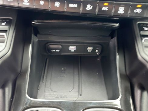 Used 2024 Kia Telluride SX Prestige AWD/4WD image 19