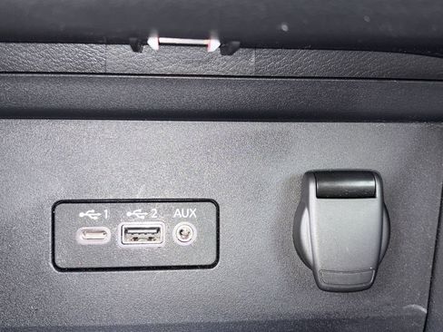 Used 2022 Nissan Sentra SV w/ Trunk Package FWD image 6