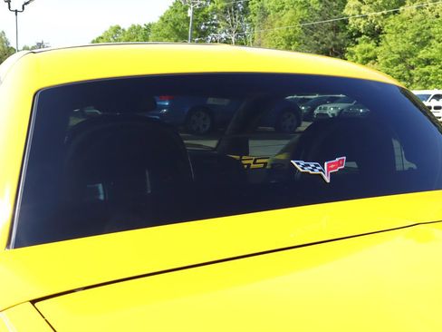 Used 2003 Chevrolet SSR w/ Preferred Equipment Group image 24