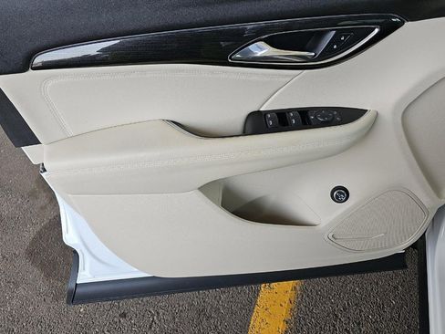 Used 2023 Buick Envision Preferred image 7