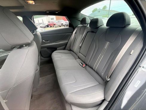Used 2025 Hyundai Elantra SEL FWD image 22
