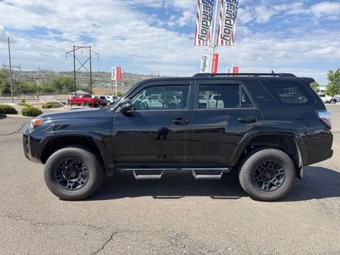Certified 2023 Toyota 4Runner TRD Off-Road Premium w/ Moonroof Package AWD/4WD image 6