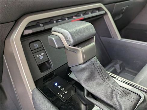 Used 2024 Toyota Tundra Limited AWD/4WD image 12
