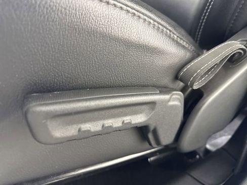 Used 2022 Jeep Wrangler Unlimited Sahara w/ Cold Weather Group image 17