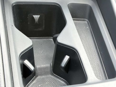 Used 2025 Volkswagen Tiguan S FWD image 23
