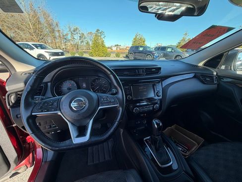 Certified 2022 Nissan Rogue Sport SV w/ Technology Package image 19