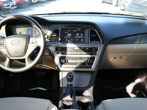 Used 2017 Hyundai Sonata Sport image 21