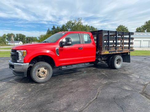 Used 2018 Ford F350 XL w/ Power Equipment Group AWD/4WD image 2