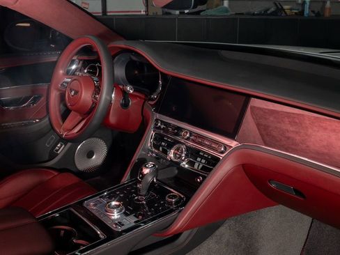 Used 2023 Bentley Flying Spur V8 image 10