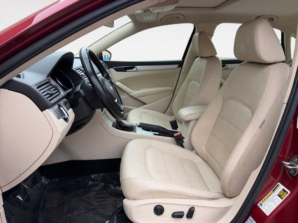 Used 2019 Volkswagen Passat 2.0T Wolfsburg w/ Wheels & Sunroof Package FWD image 14