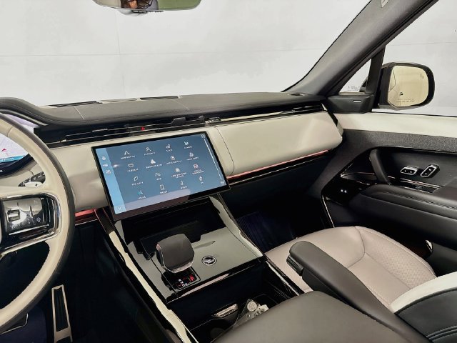 Certified 2025 Land Rover Range Rover Sport Dynamic SE AWD/4WD image 26