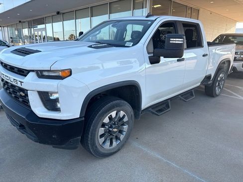 Used 2022 Chevrolet Silverado 2500 Custom w/ Custom Value Package AWD/4WD image 12