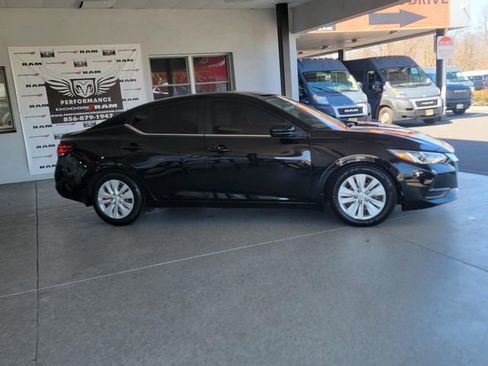 Used 2020 Nissan Sentra S image 2