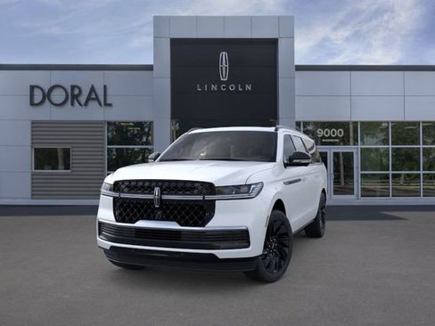 New 2025 Lincoln Navigator L Reserve w/ Jet Appearance Package AWD/4WD image 2
